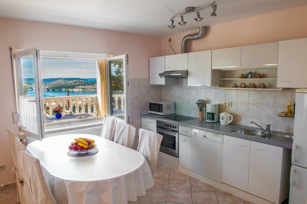 Maestral Suites Шибеник Экстерьер фото